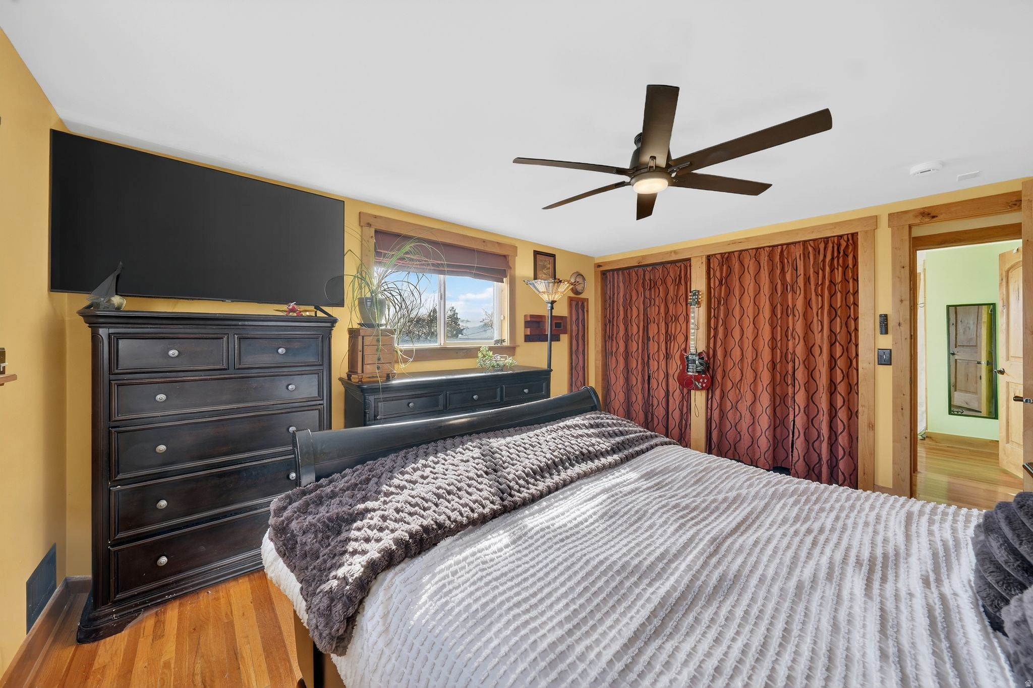 ROBIN MANOR - Residential