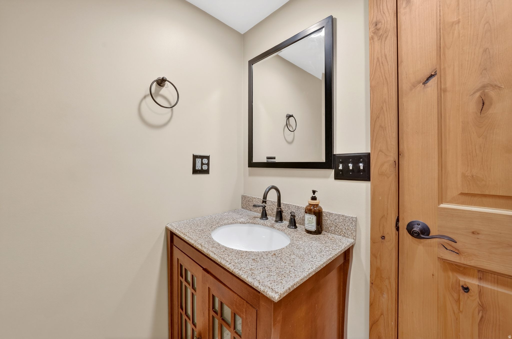 ROBIN MANOR - Residential