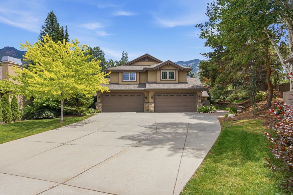 Photo of 3158 E OLD RIDGE CIR S, Cottonwood Heights, UT 84121 (MLS # 2169151)