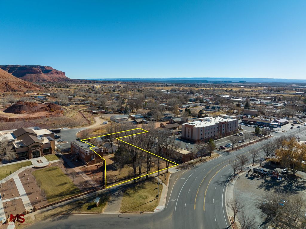 Photo of 23 S 100 E, Kanab, UT 84741 (MLS # 2126324)