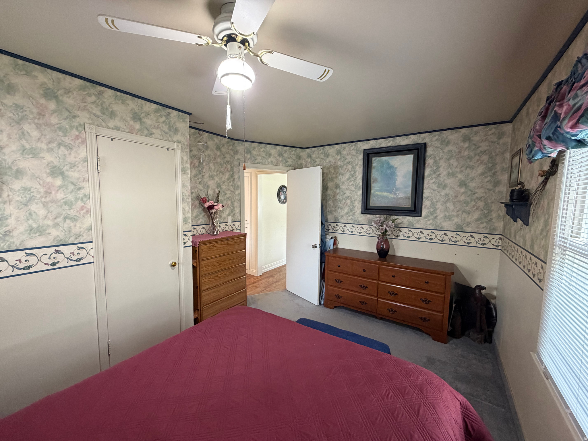 LOVERS DELIGHT - Residential