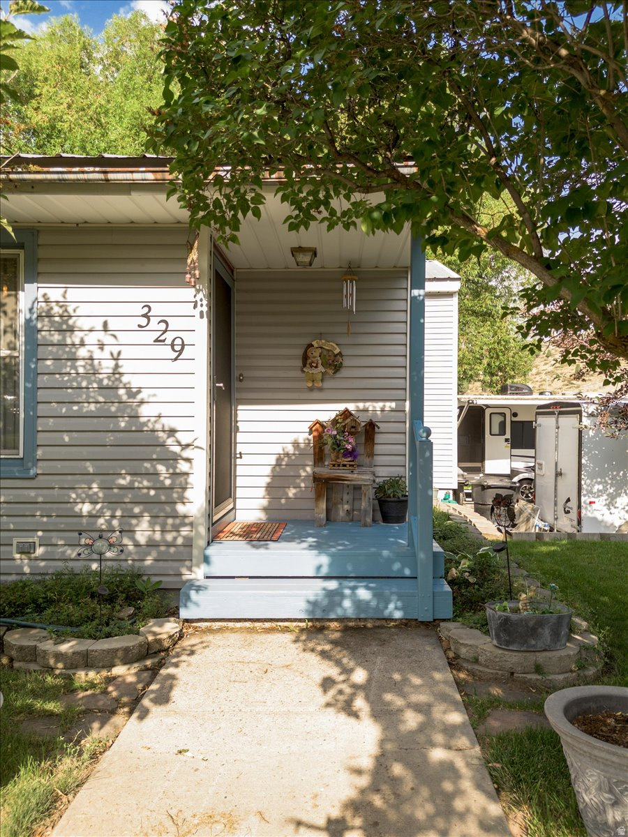 LOVERS DELIGHT - Residential