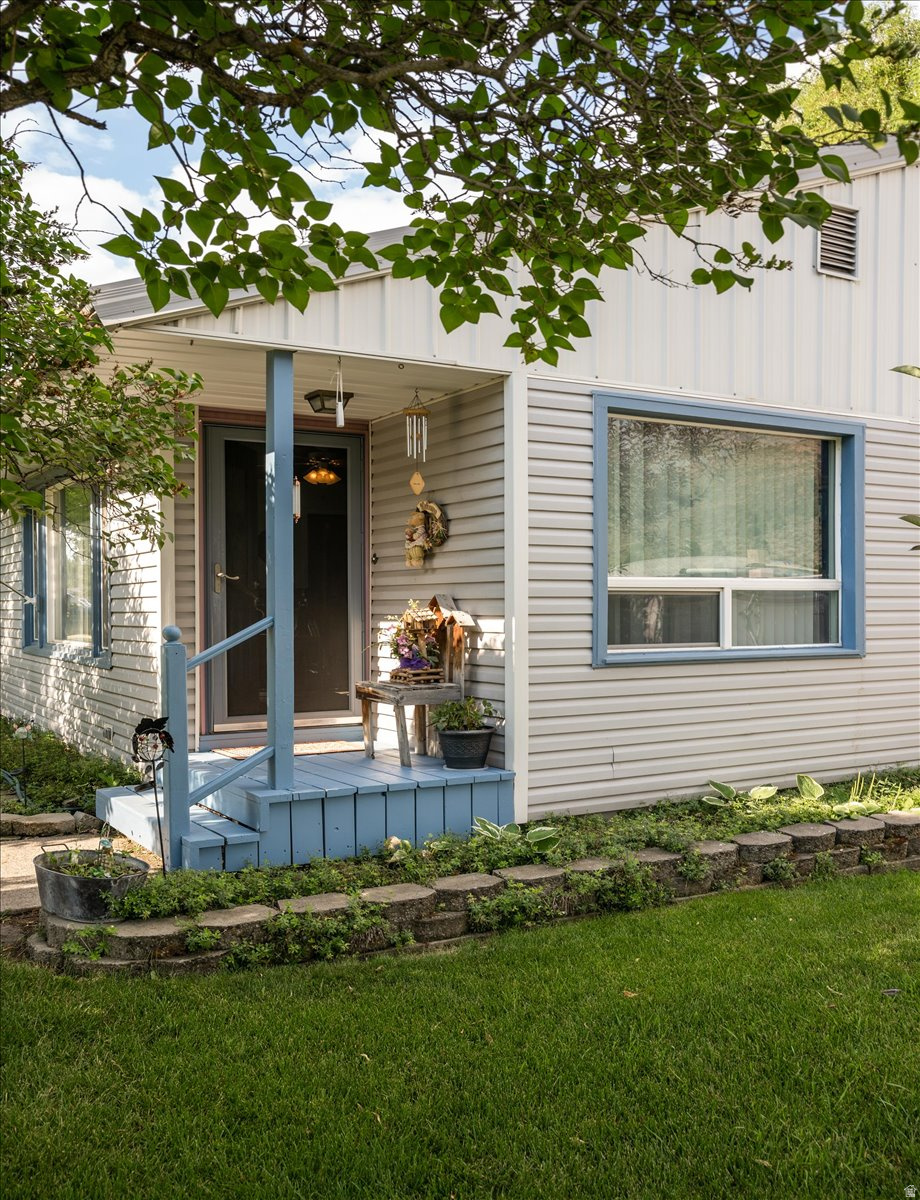 LOVERS DELIGHT - Residential