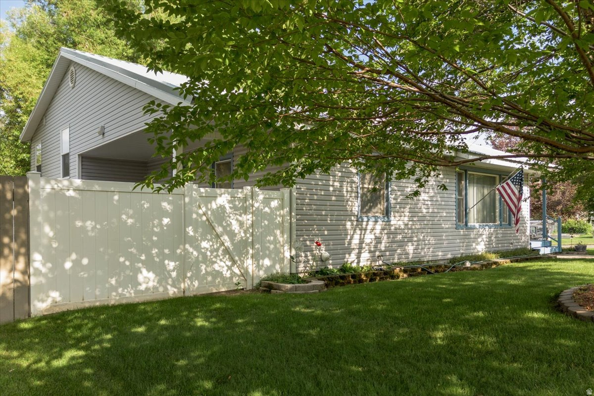 LOVERS DELIGHT - Residential