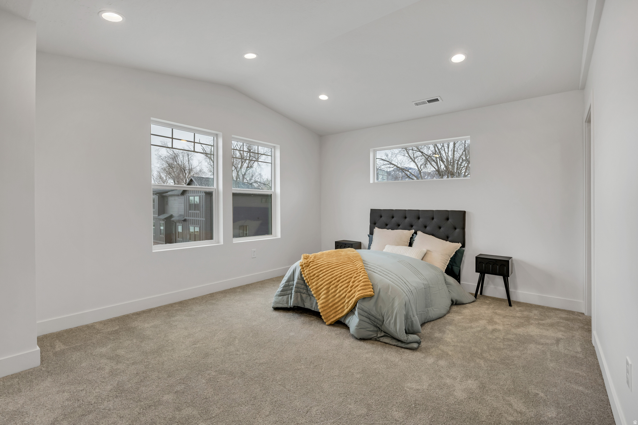 WOODHAVEN ESTATES - Residential Income