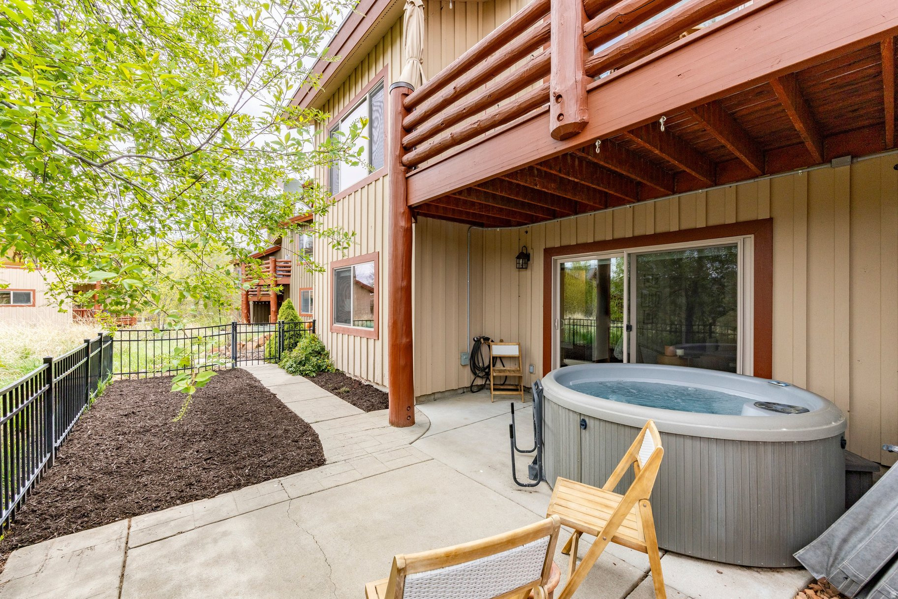 CEDAR RIDGE AT QUARR - Residential