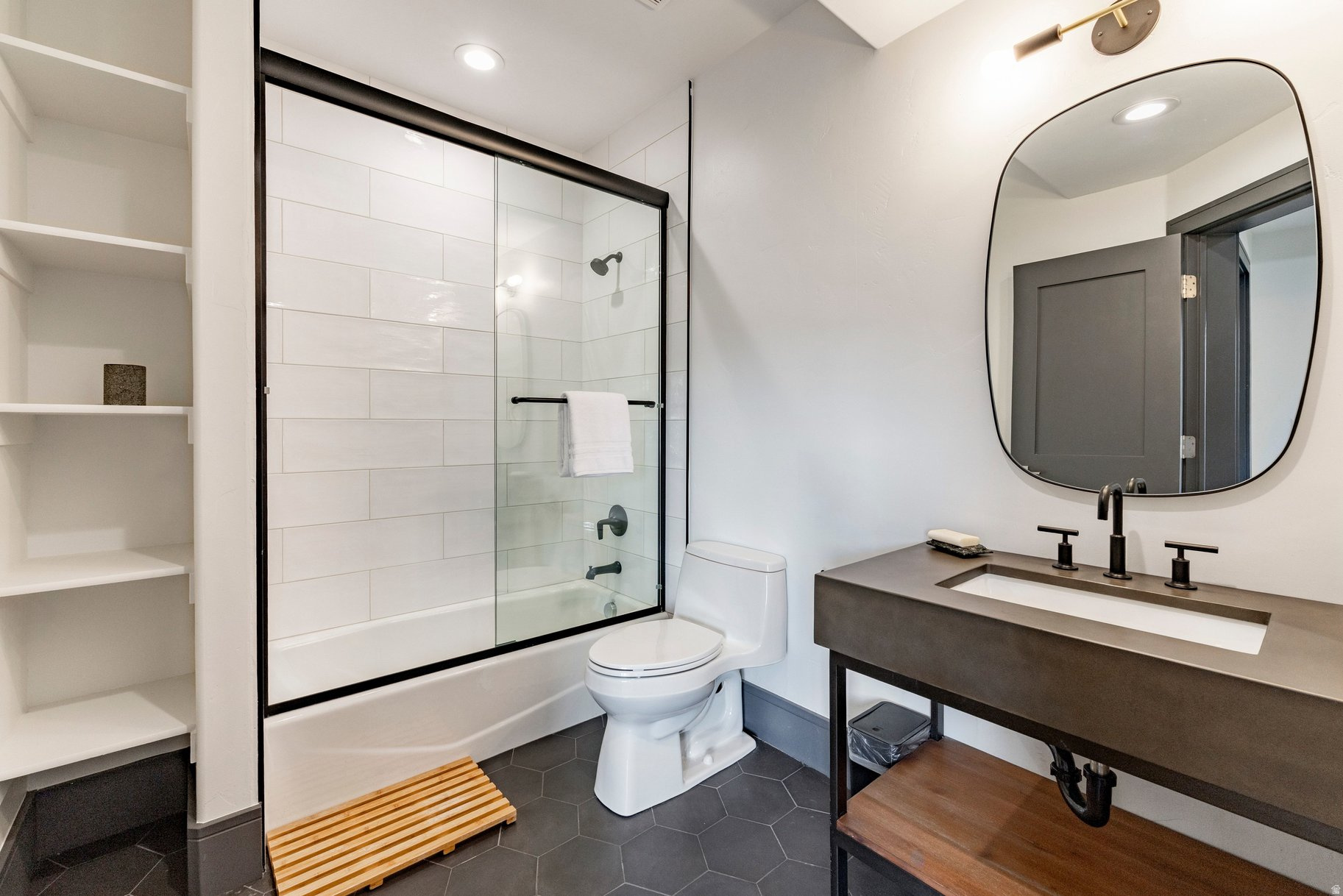 CEDAR RIDGE AT QUARR - Residential