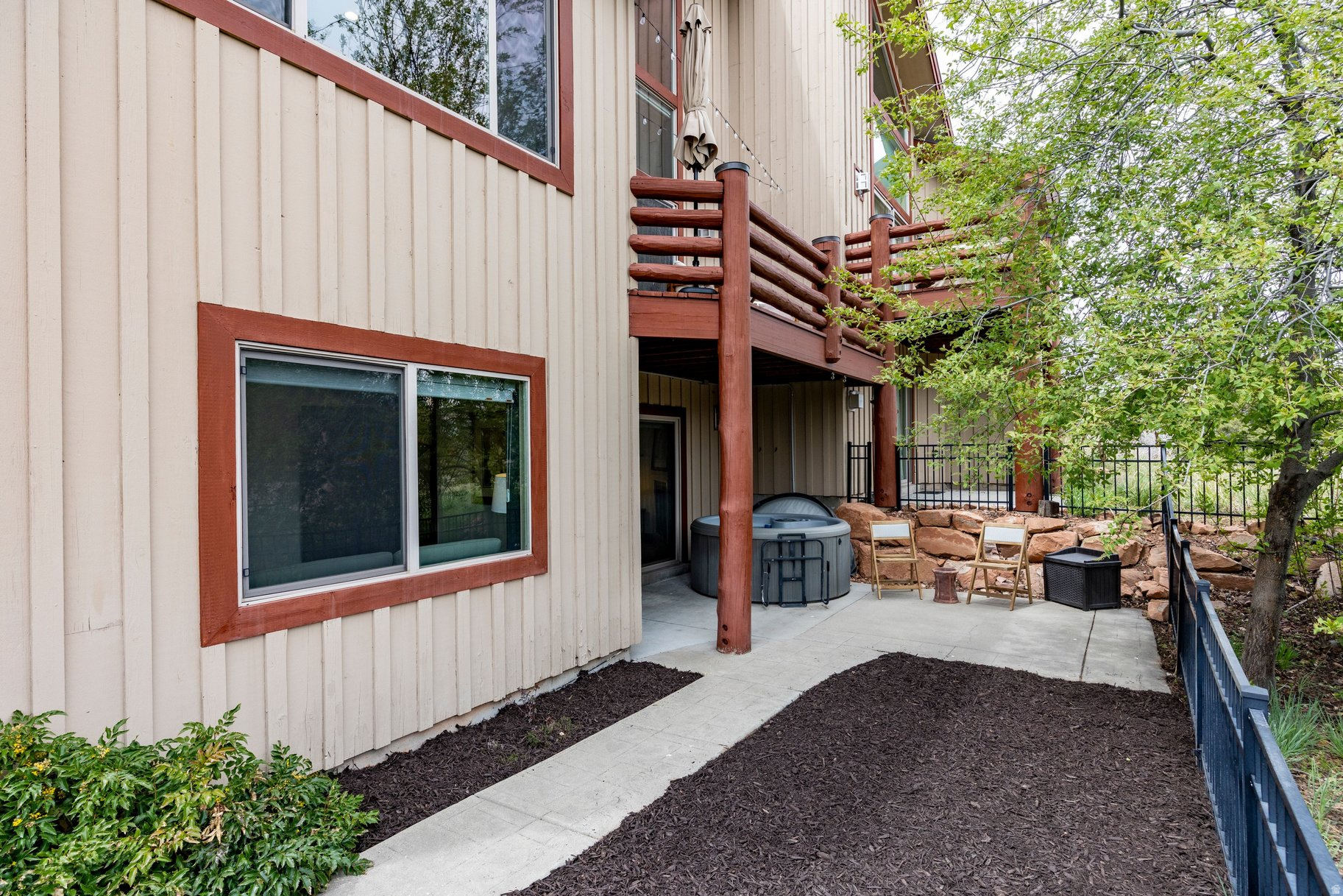 CEDAR RIDGE AT QUARR - Residential