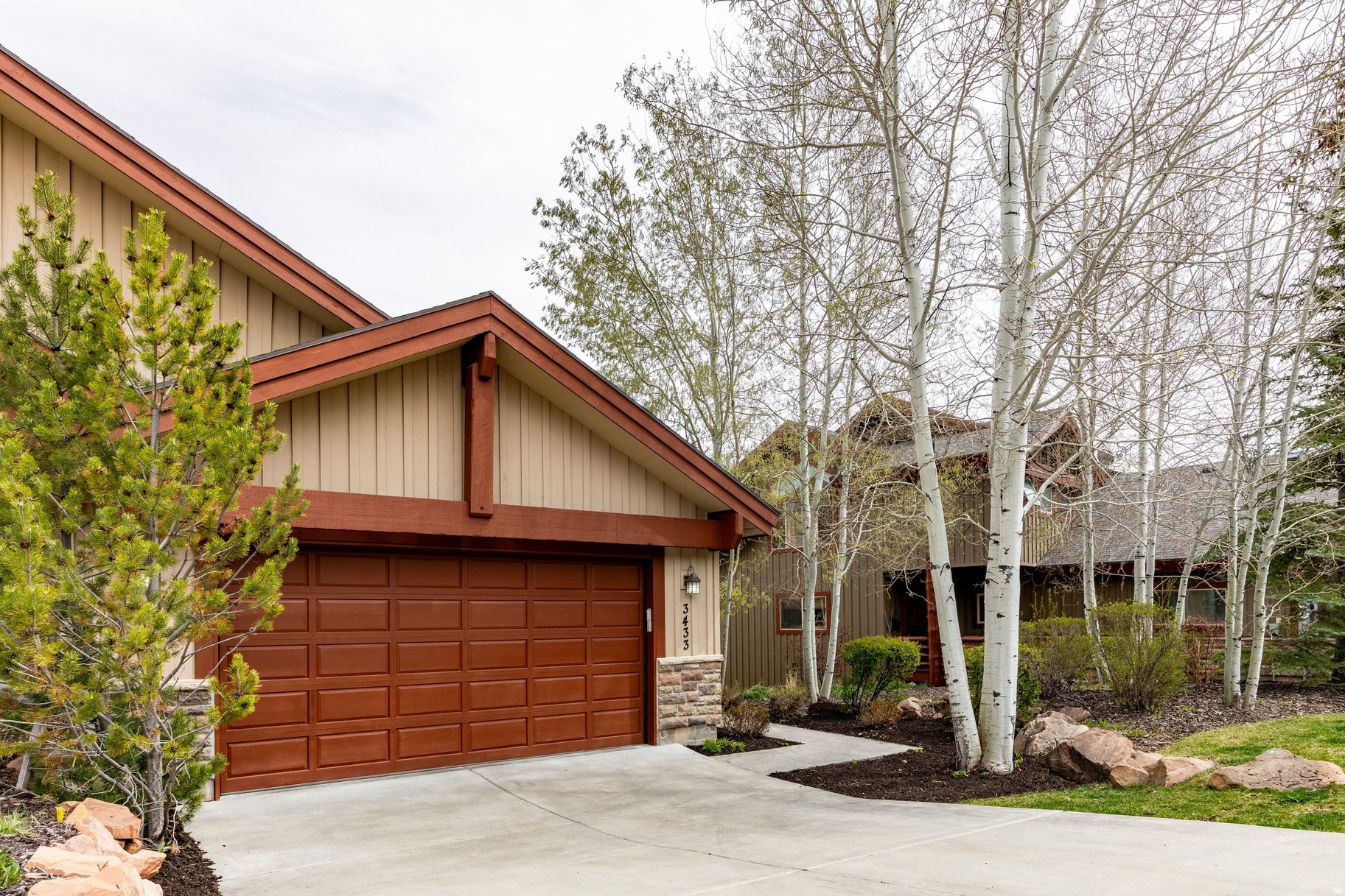 CEDAR RIDGE AT QUARR - Residential