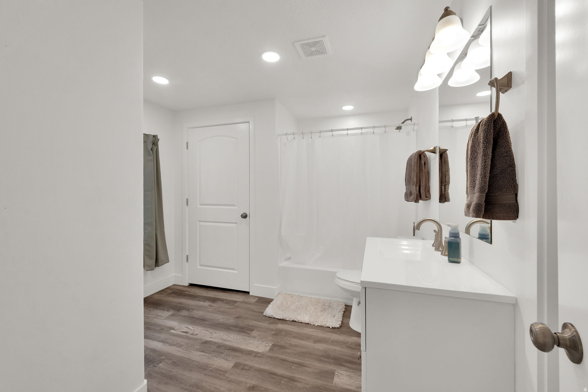 INDEPENDENCE AT THE POINT - Residential