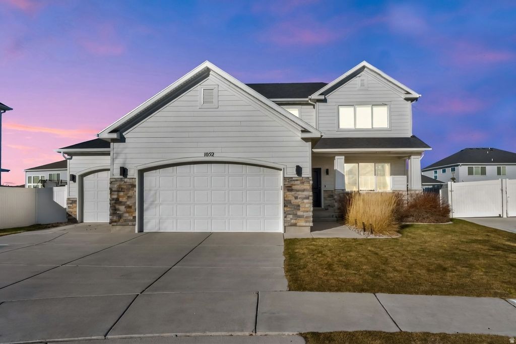 Photo of 1052 W VALOR CT, Bluffdale, UT 84065 (MLS # 2129832)