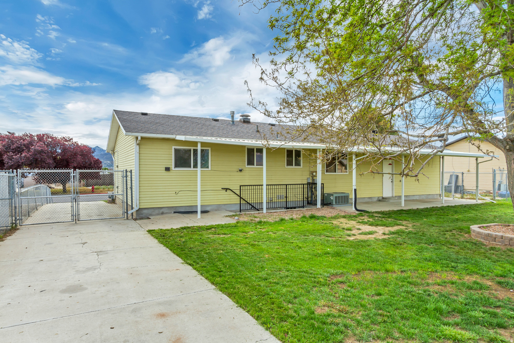 HOMESTEAD ES - Residential