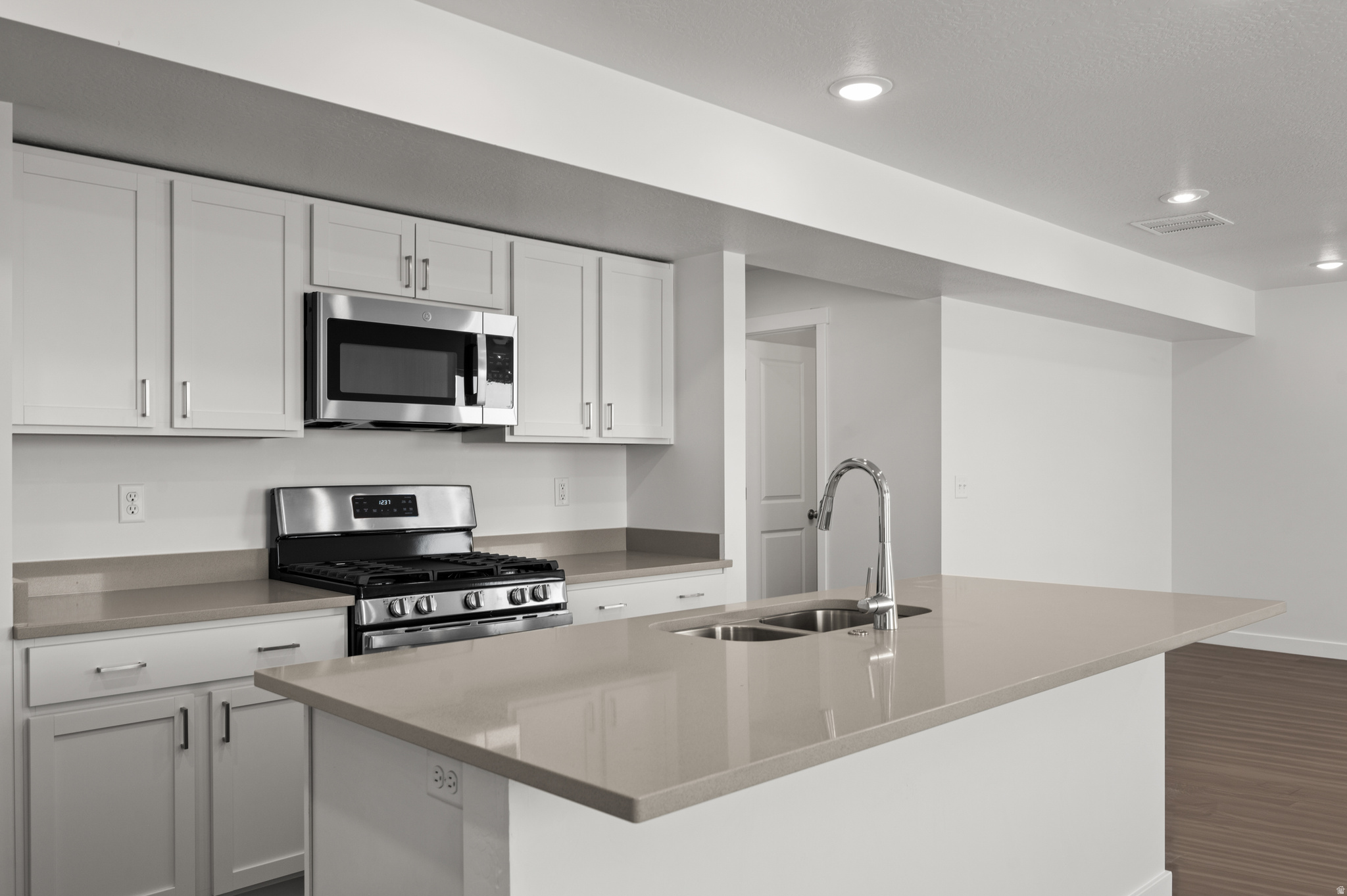 EAGLE VILLAGE - Residential