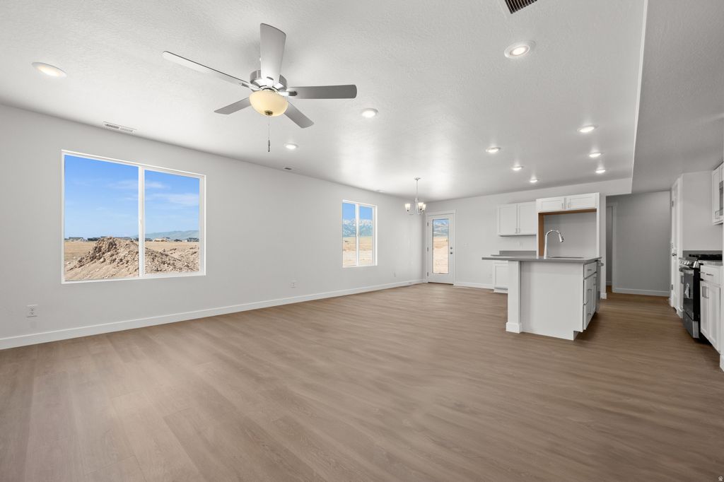 Photo of 1554 E PHEASANT RD, Eagle Mountain, UT 84005 (MLS # 2151815)