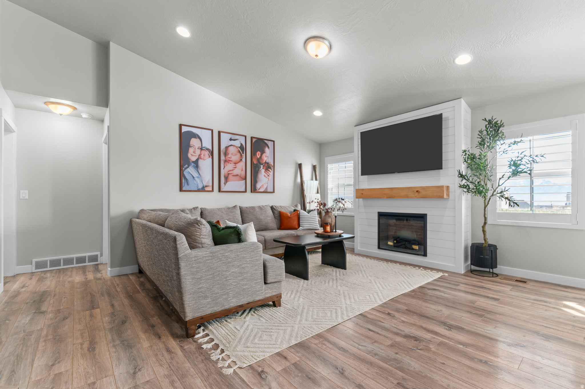 HYDE POINT - Residential