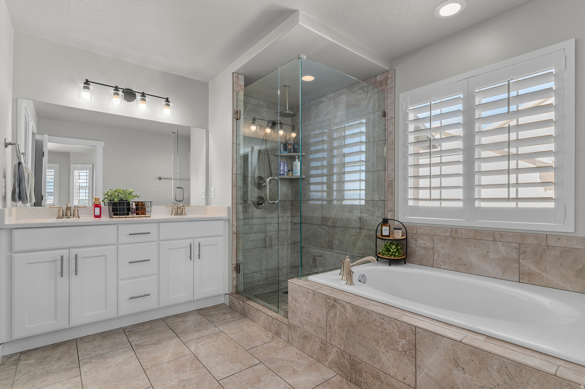 HYDE POINT - Residential