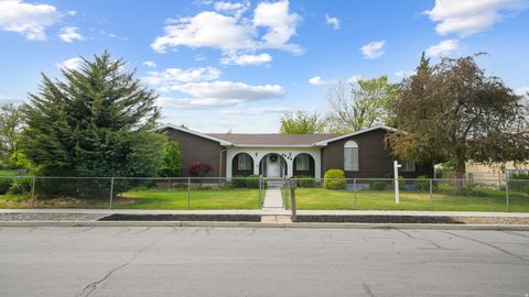 Photo of 9556 S DAVID ST E, Sandy, UT 84070 (MLS # 2154923)