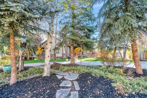 Tiny photo for 1146 N COTTAGE WAY, Midway, UT 84049 (MLS # 2121499)