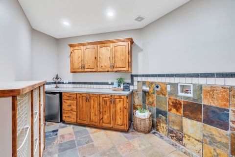 Tiny photo for 1146 N COTTAGE WAY, Midway, UT 84049 (MLS # 2121499)
