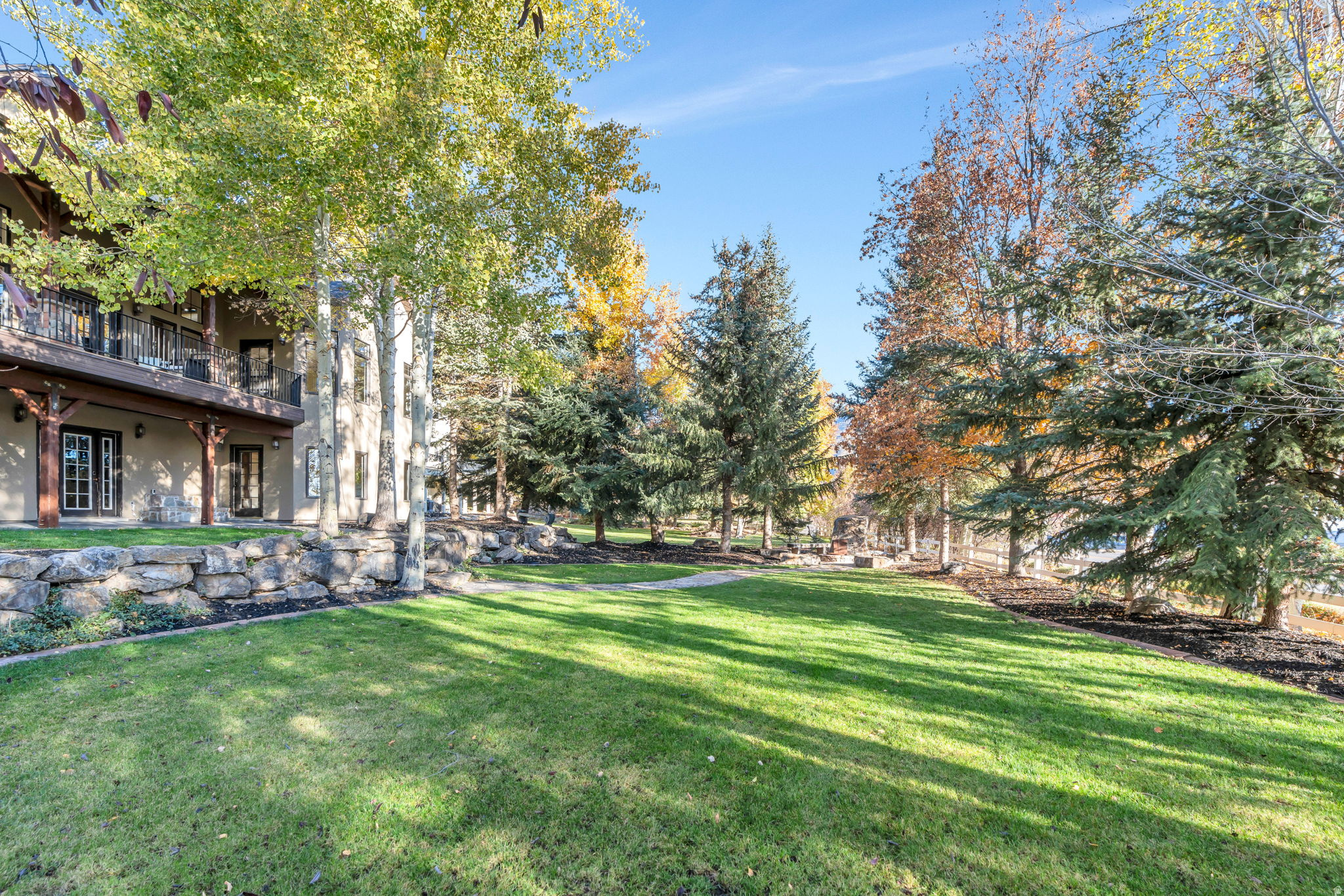 COTTAGES ON THE GREEN - Residential