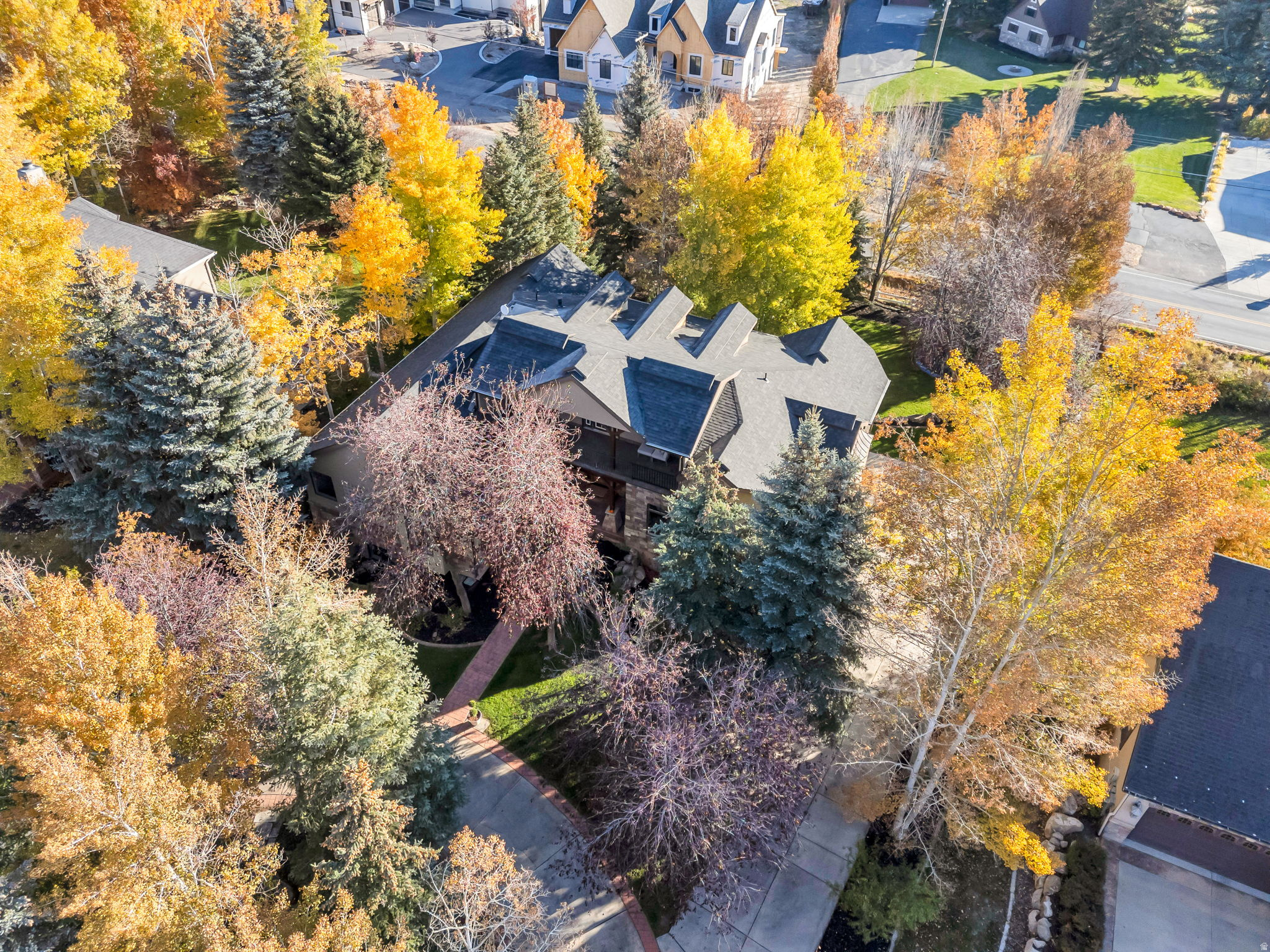 COTTAGES ON THE GREEN - Residential