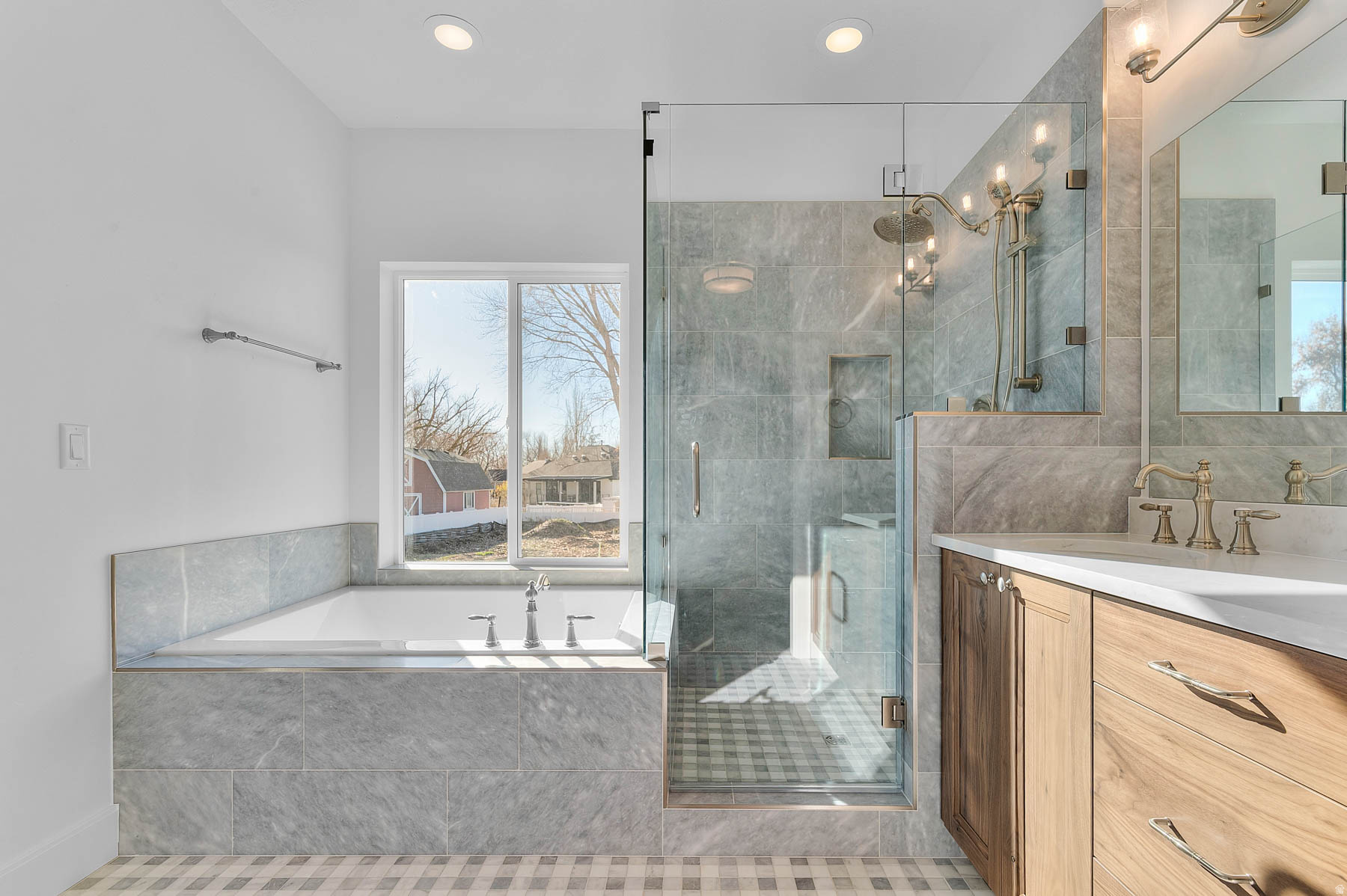 ANGEL HILL 101 - Residential