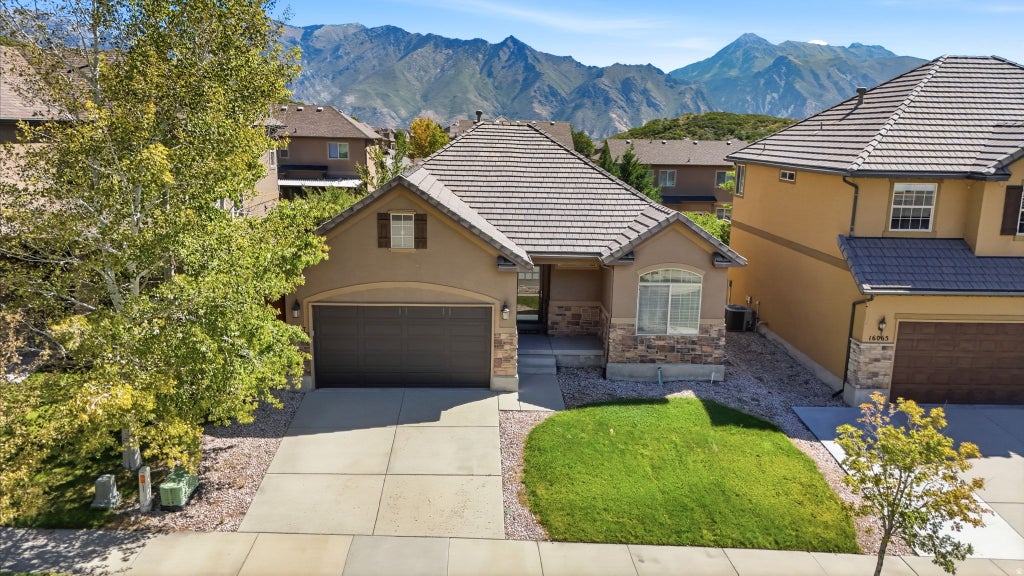 Photo of 16057 S TIMBER BROOK DR E, Draper, UT 84020 (MLS # 2183765)