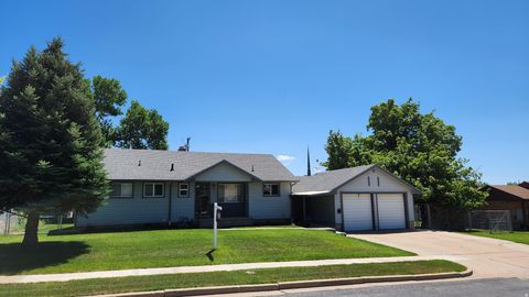 Photo of 628 E 150 S, Kaysville, UT 84037 (MLS # 2120803)