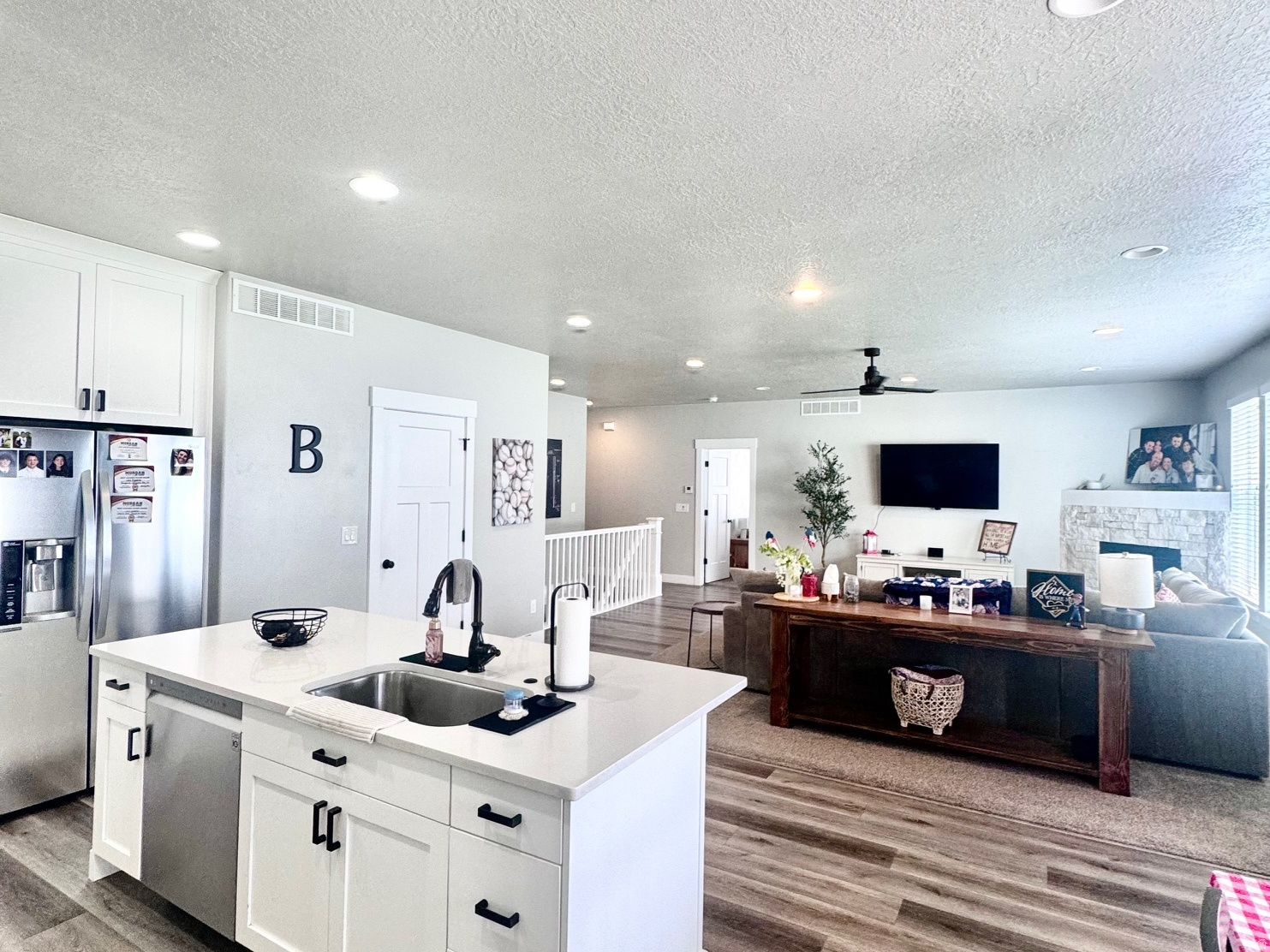 MOUNTAIN VISTA - Residential