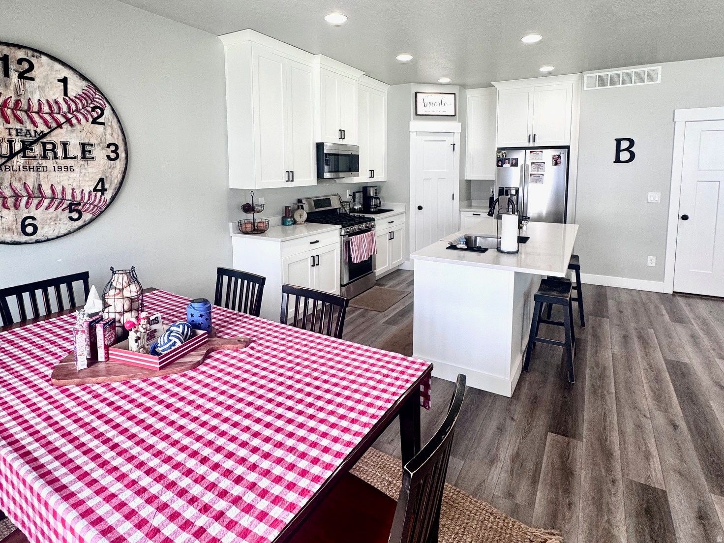 MOUNTAIN VISTA - Residential