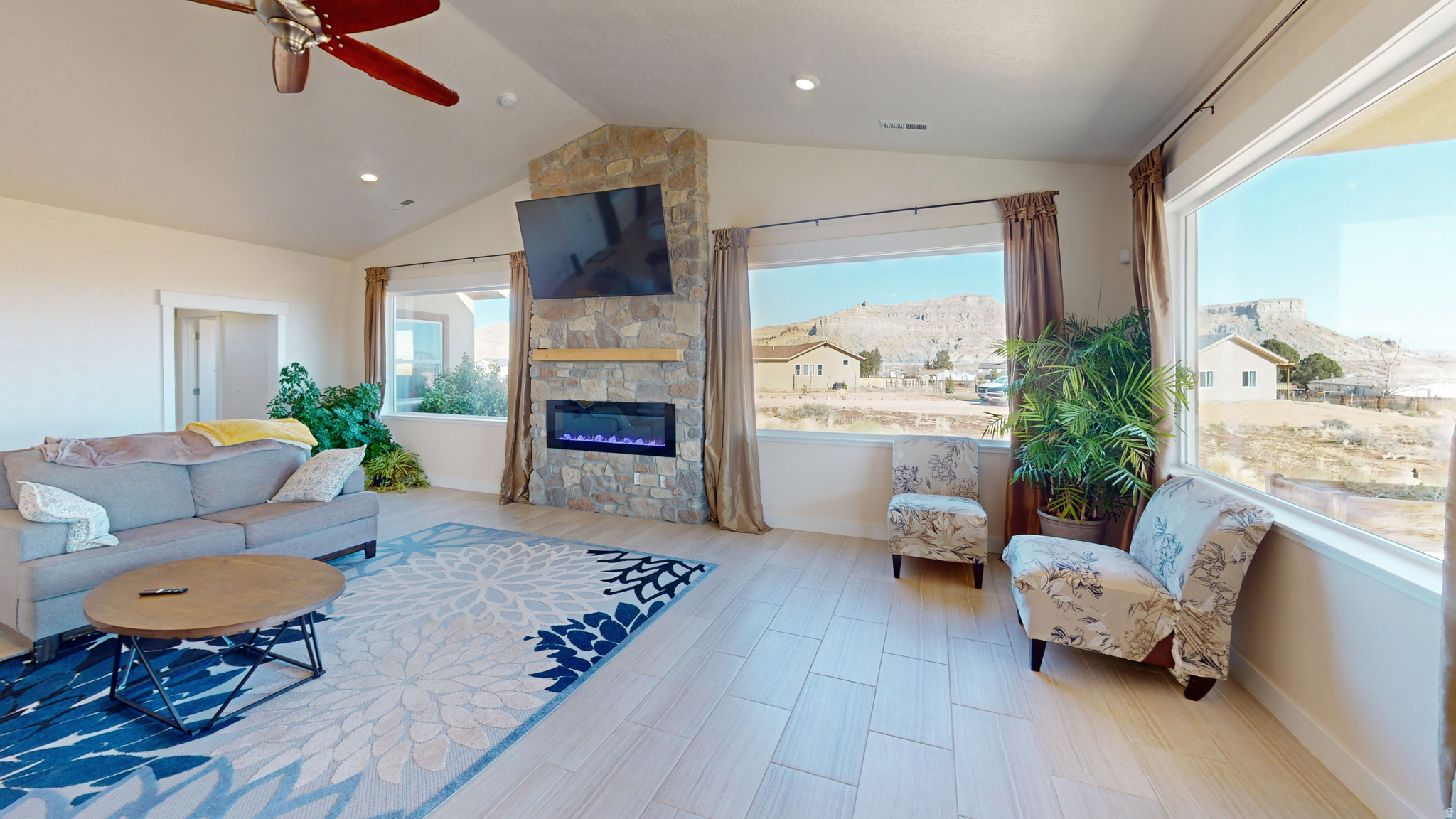 CANYONS EDGE - Residential