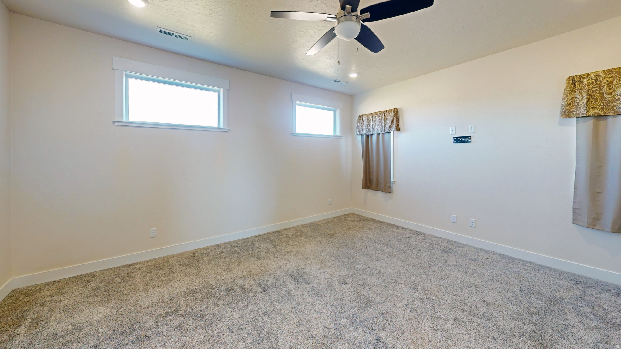 CANYONS EDGE - Residential