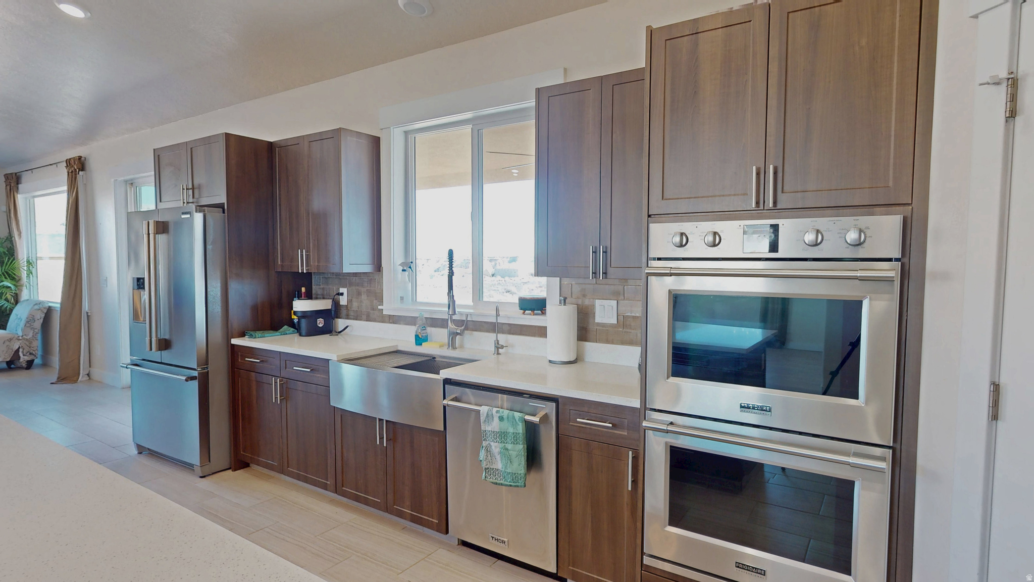 CANYONS EDGE - Residential