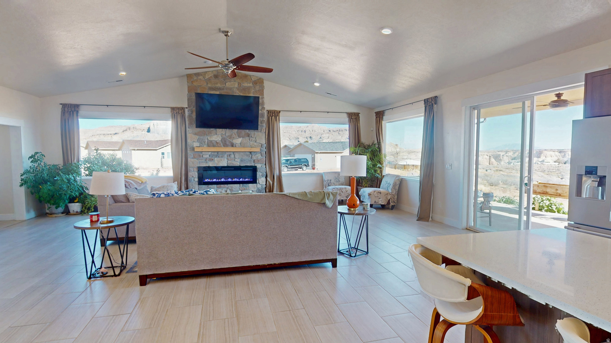 CANYONS EDGE - Residential