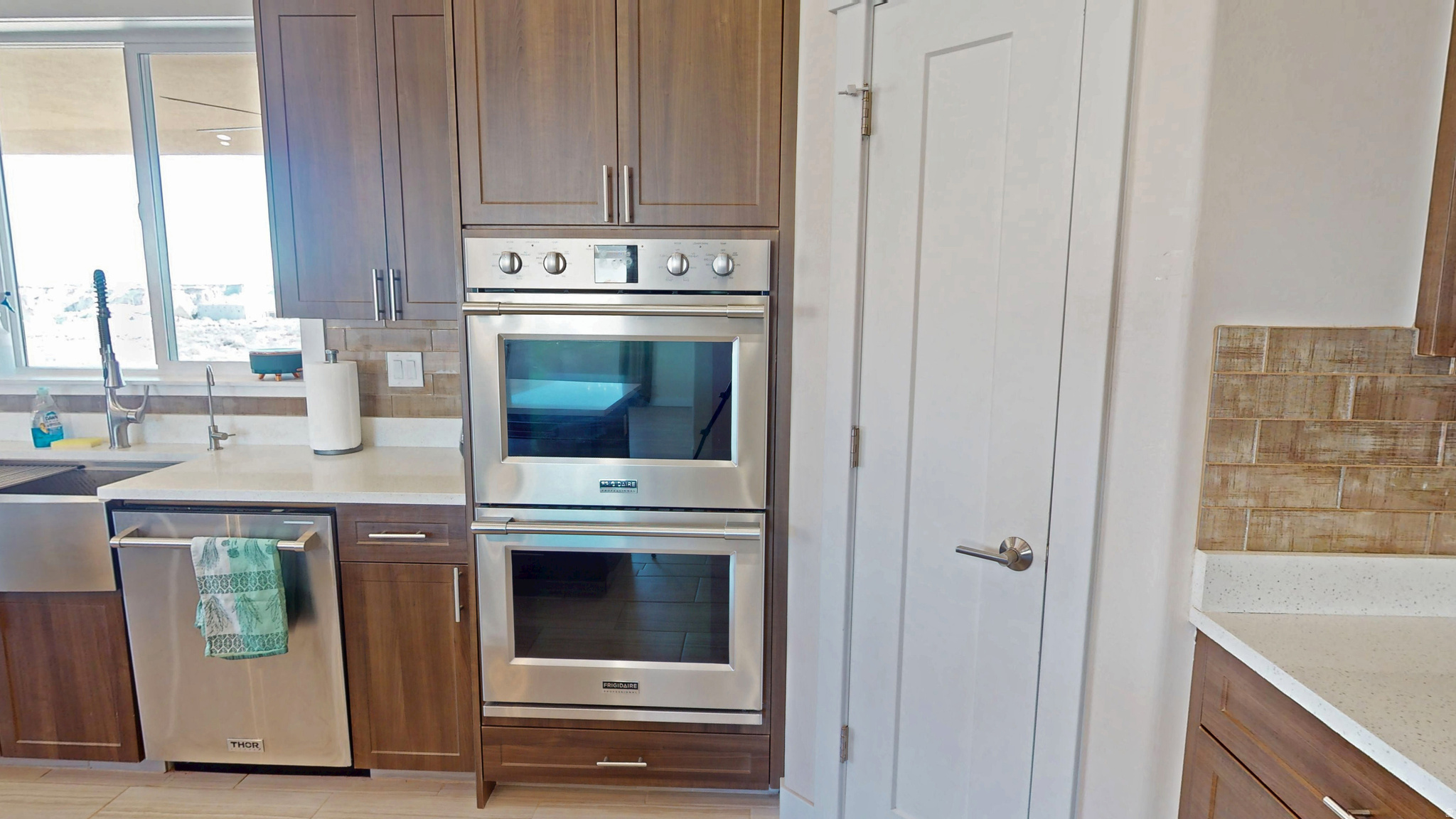 CANYONS EDGE - Residential