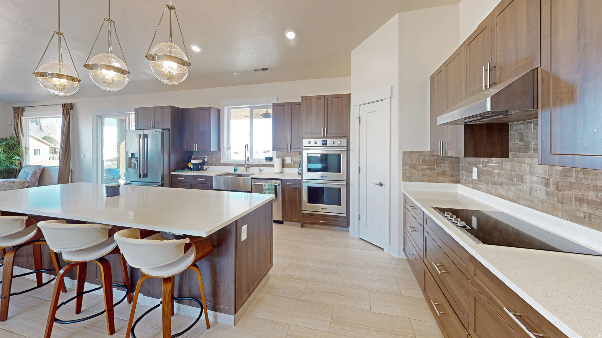 CANYONS EDGE - Residential