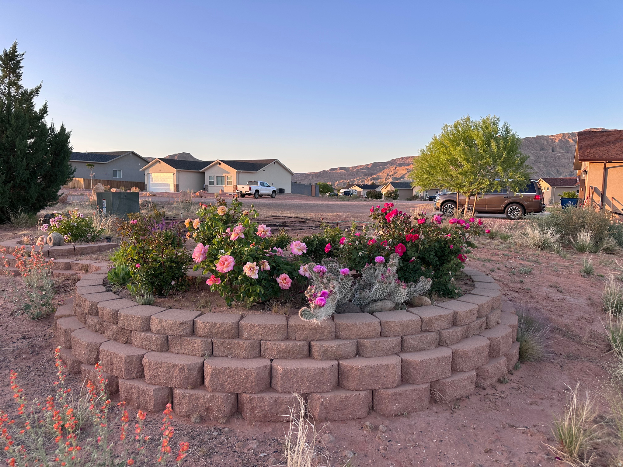 CANYONS EDGE - Residential