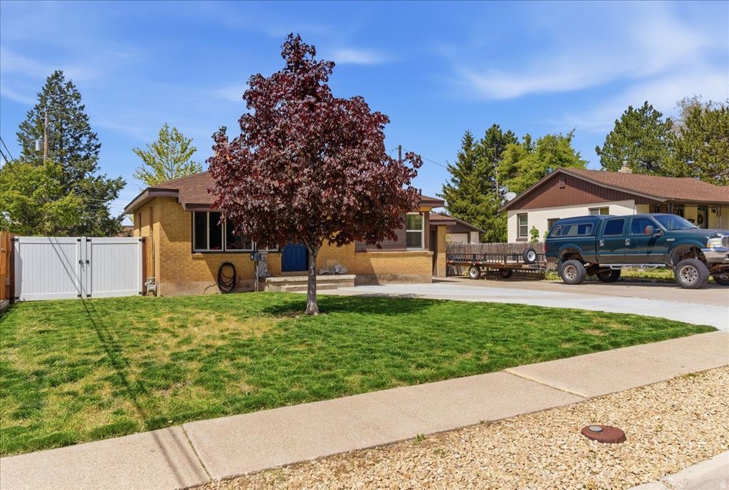 Photo of 837 POLK AVE, North Ogden, UT 84404 (MLS # 2156250)