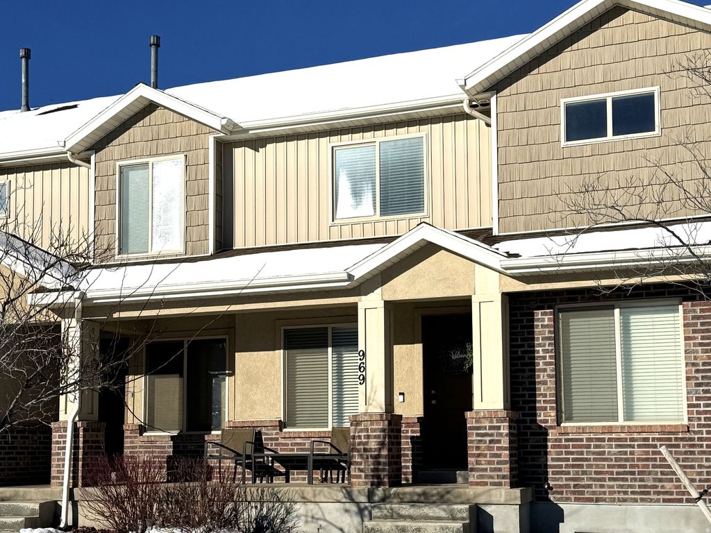 Photo of 969 N APPLE SEED LN, Santaquin, UT 84655 (MLS # 2138740)