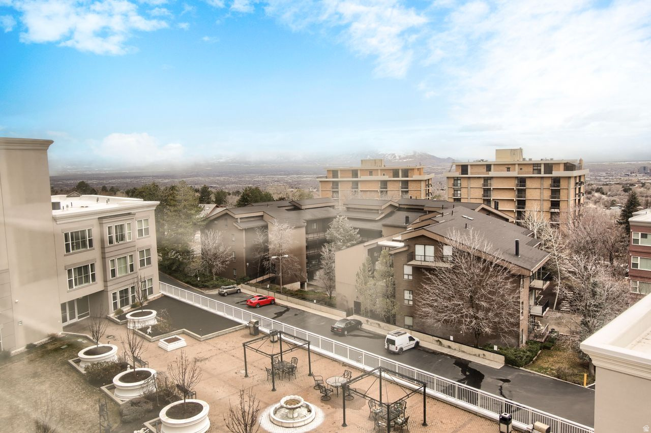 PRESIDENTIAL CLUB - Residential