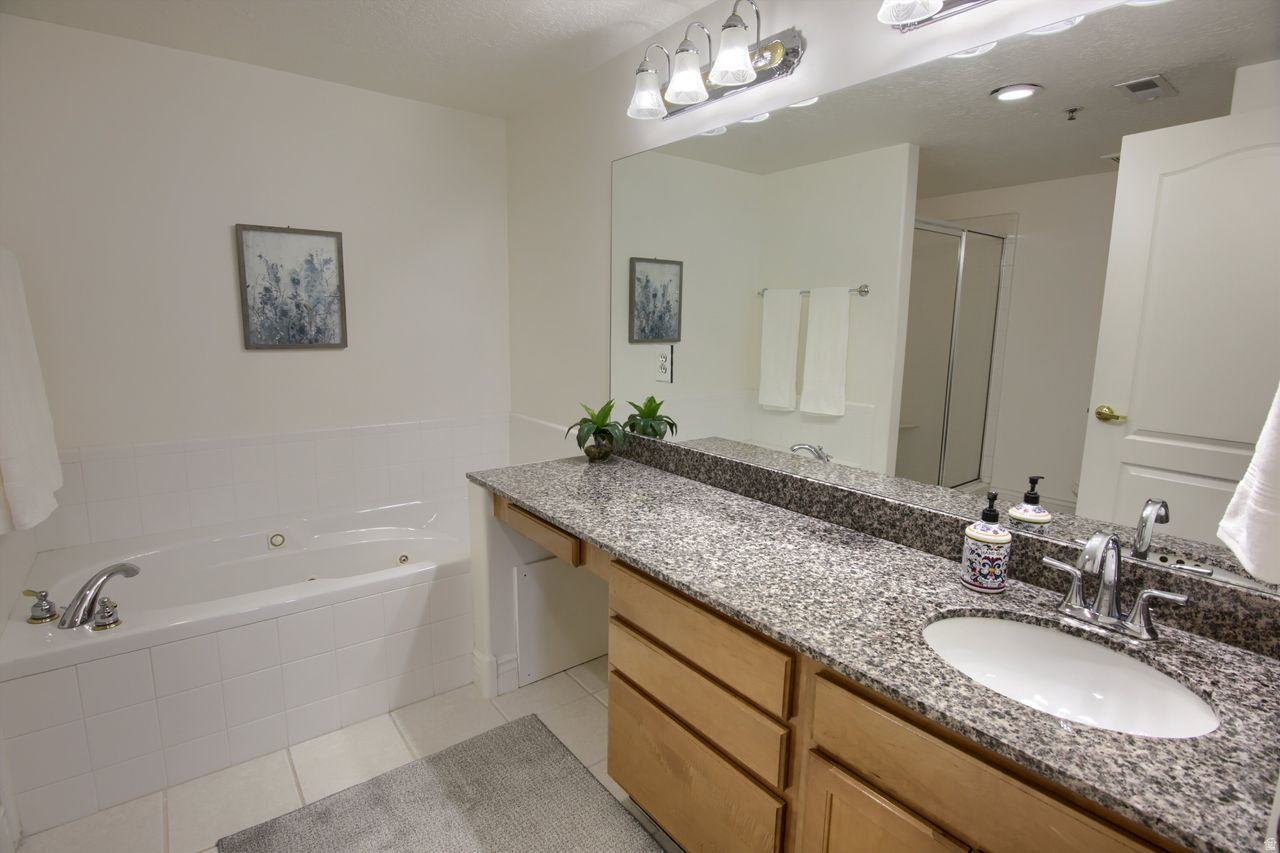 PRESIDENTIAL CLUB - Residential