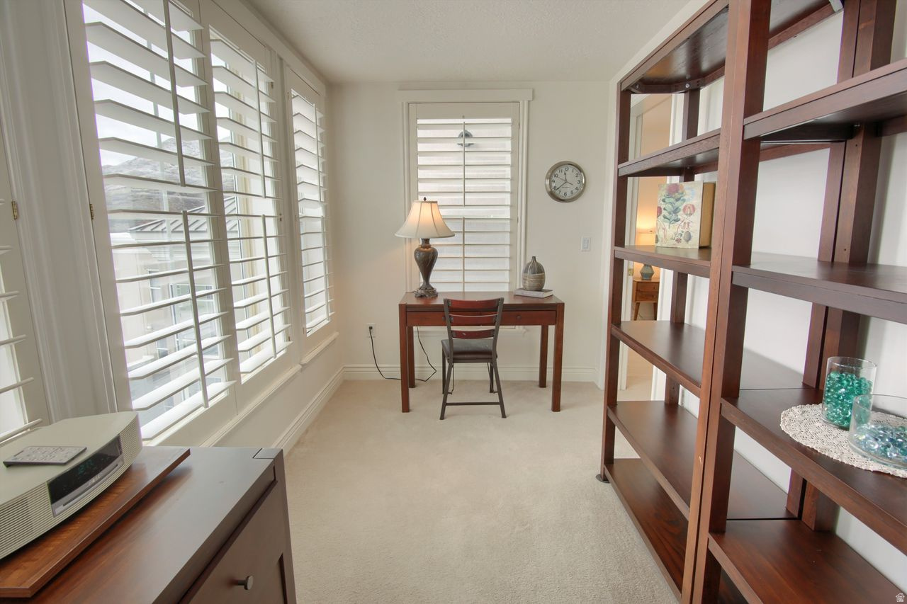 PRESIDENTIAL CLUB - Residential