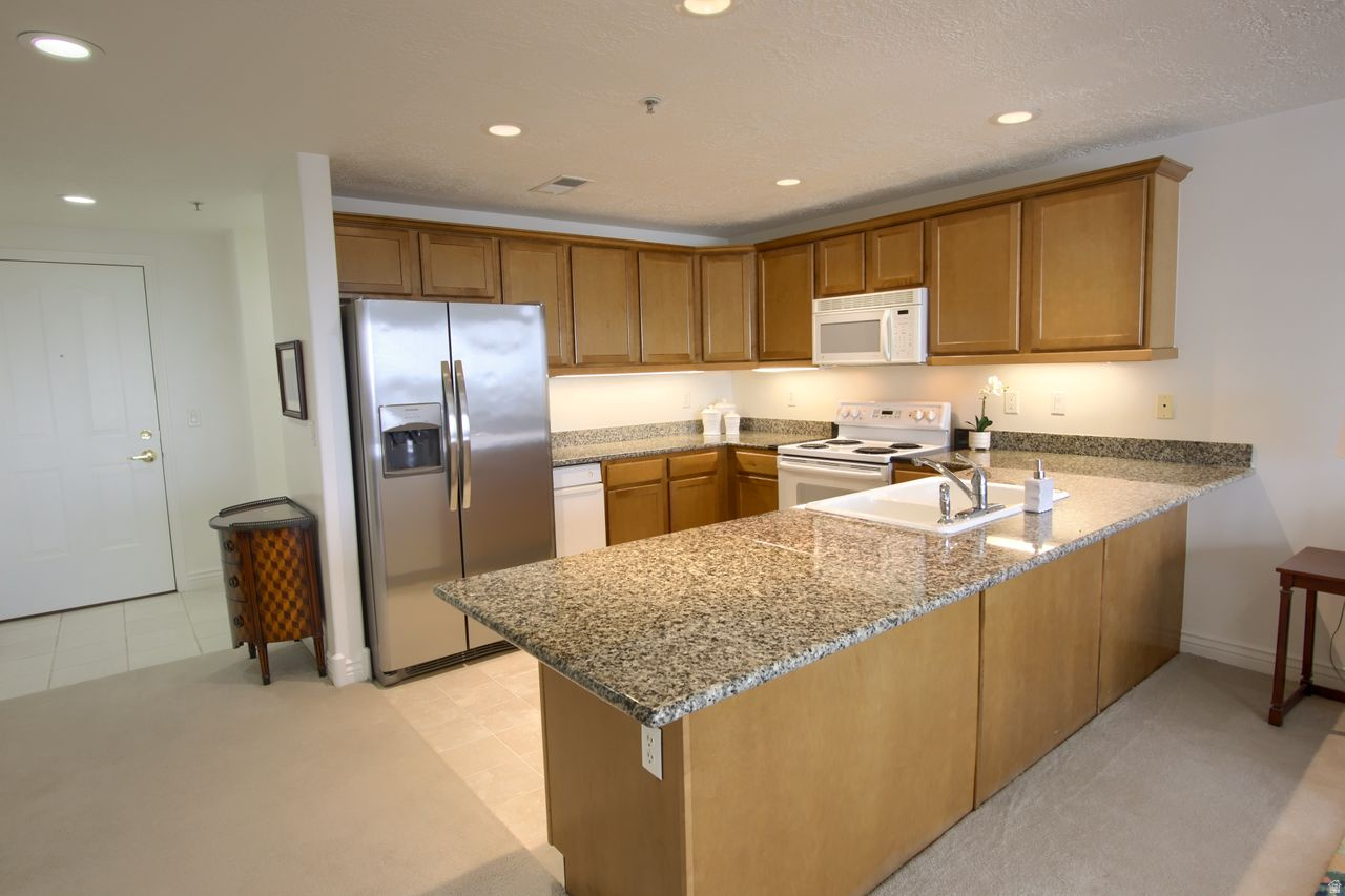 PRESIDENTIAL CLUB - Residential