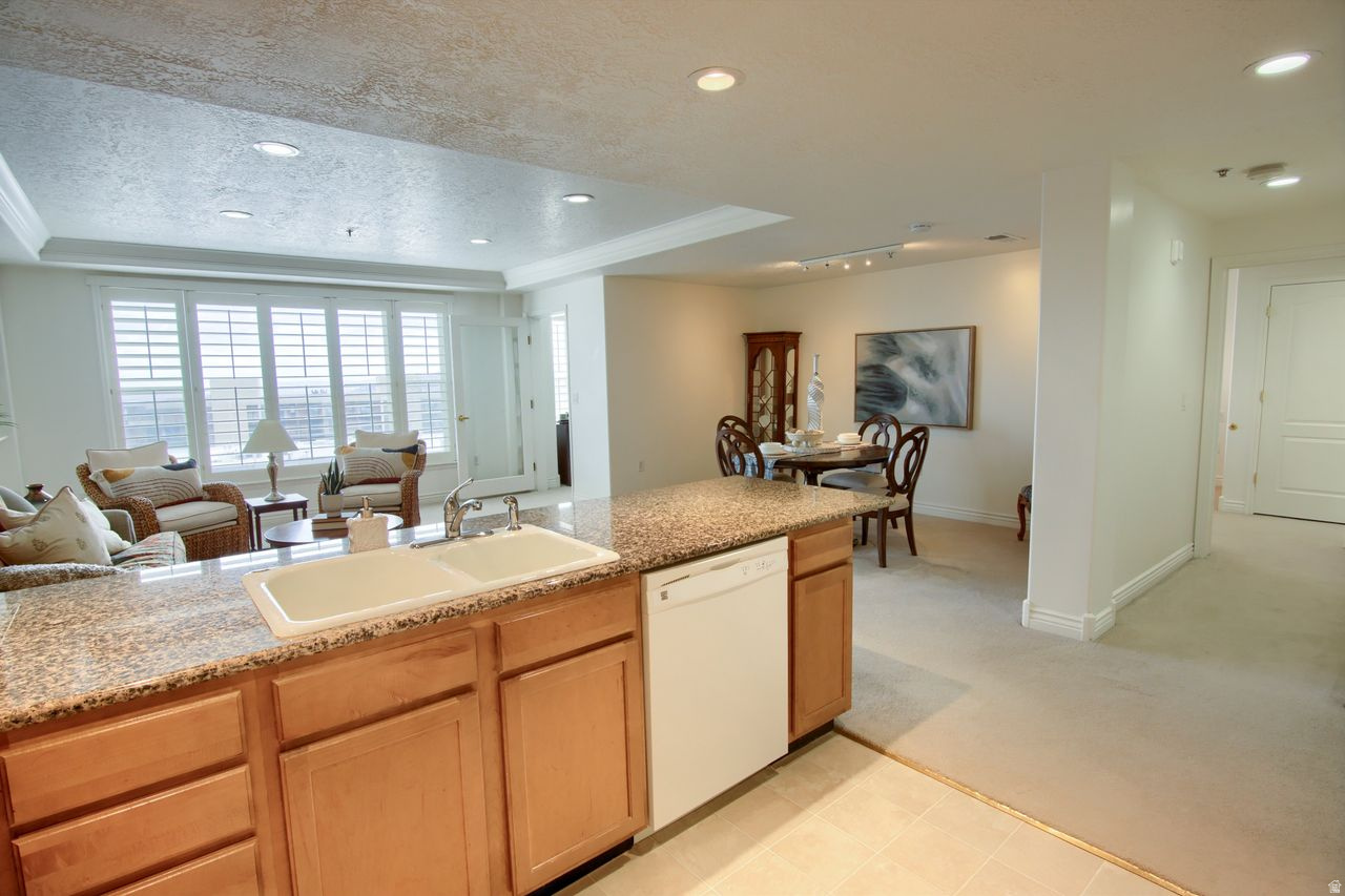 PRESIDENTIAL CLUB - Residential