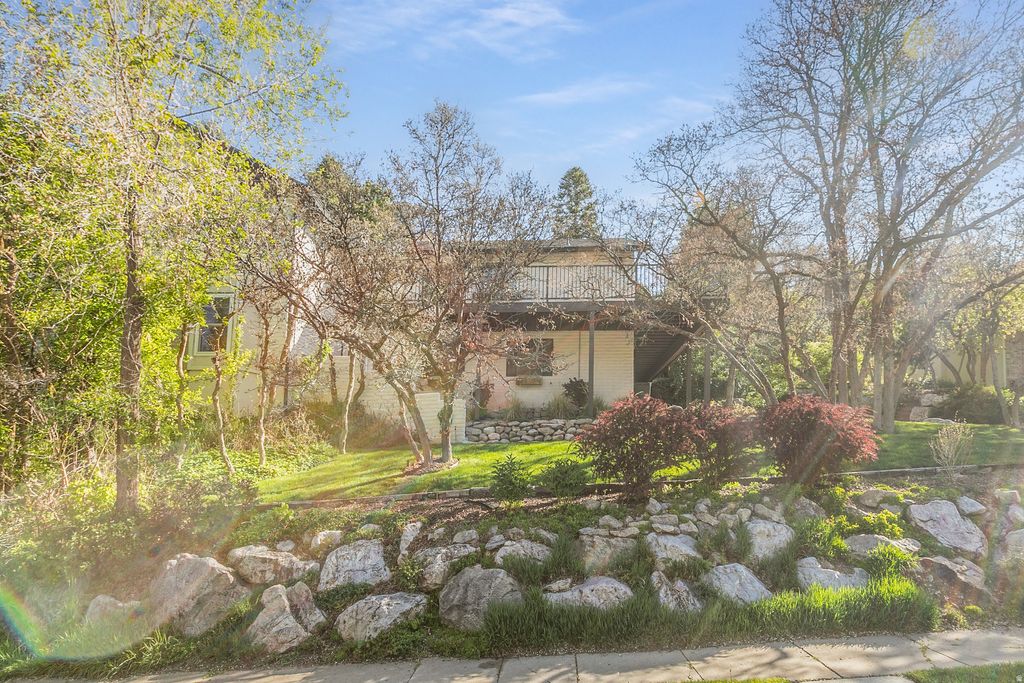 Photo of 1690 SHOSHONE DR, Ogden, UT 84403 (MLS # 2154782)