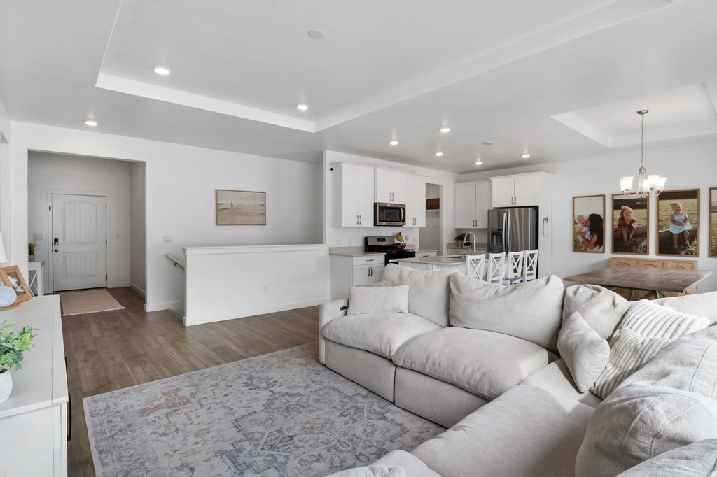 Photo of 949 S RED CLIFF DR, Santaquin, UT 84655 (MLS # 2142496)