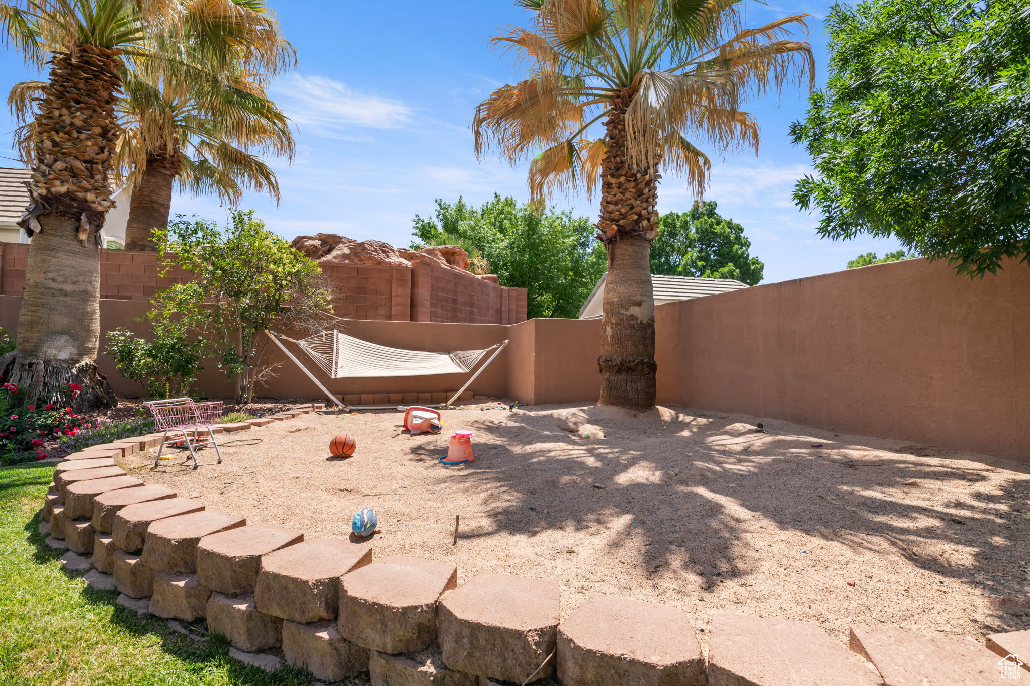 Bloomington, Utah 84790, United States, 6 Bedrooms Bedrooms, ,4 BathroomsBathrooms,Residential,Active,143055