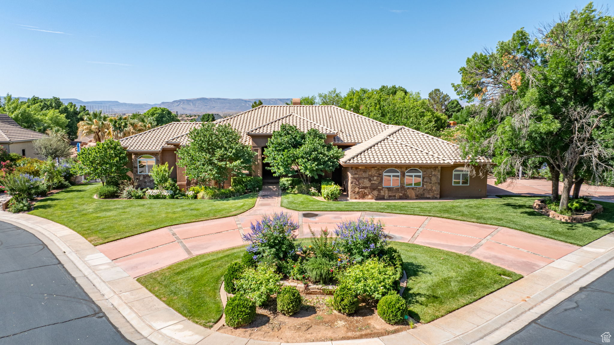 Bloomington, Utah 84790, United States, 6 Bedrooms Bedrooms, ,4 BathroomsBathrooms,Residential,Active,143055