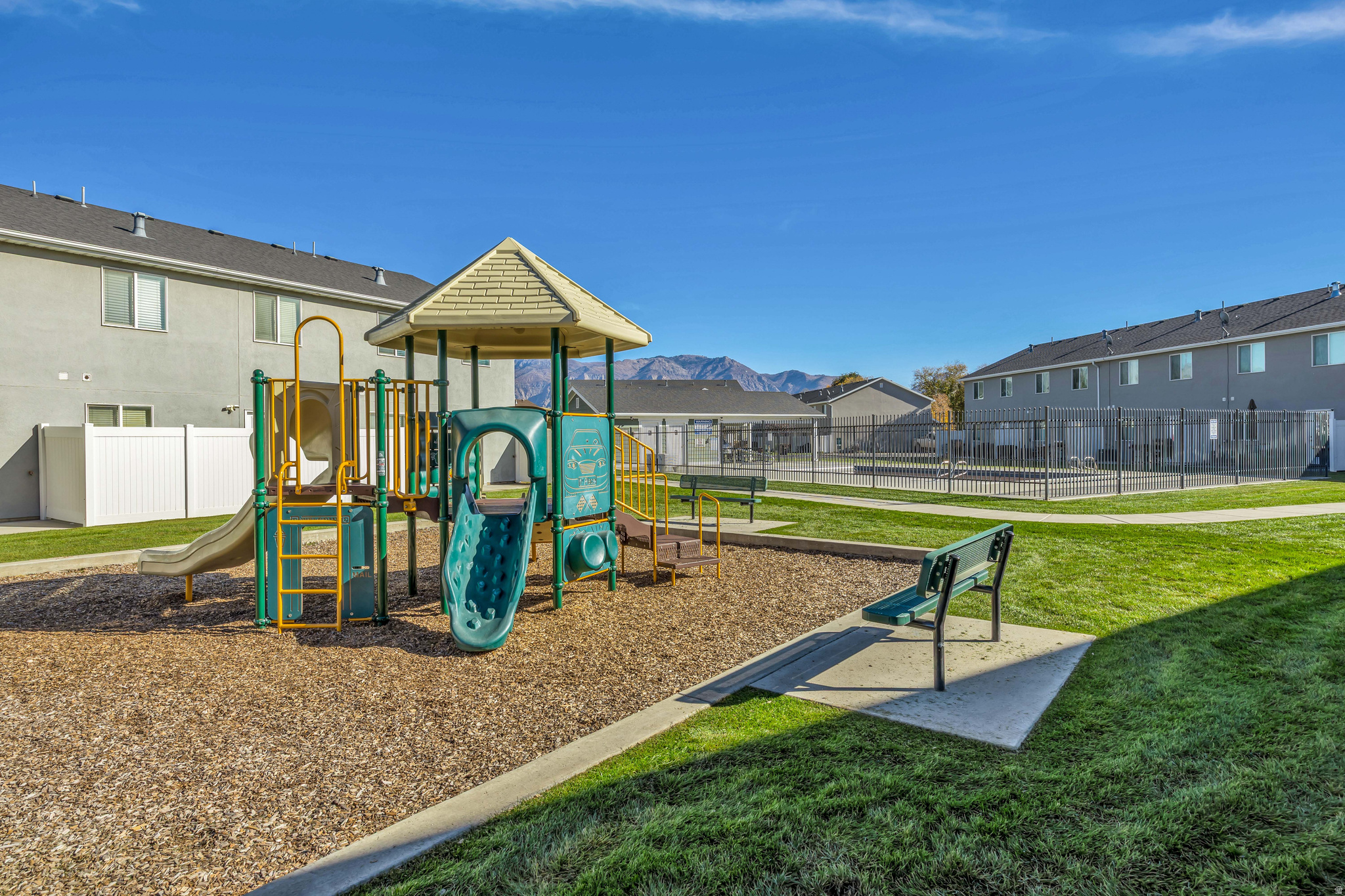 CAMELOT COVE - Residential