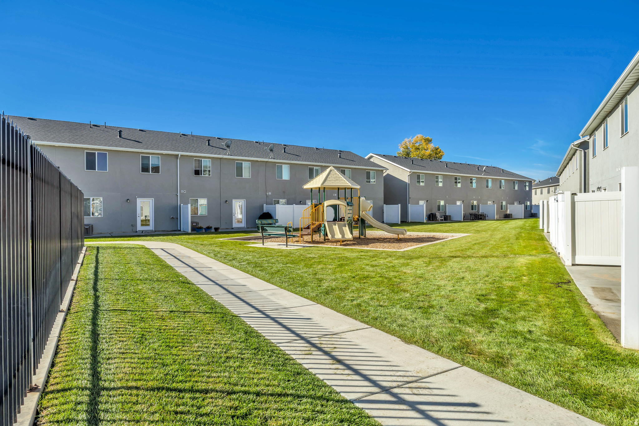 CAMELOT COVE - Residential